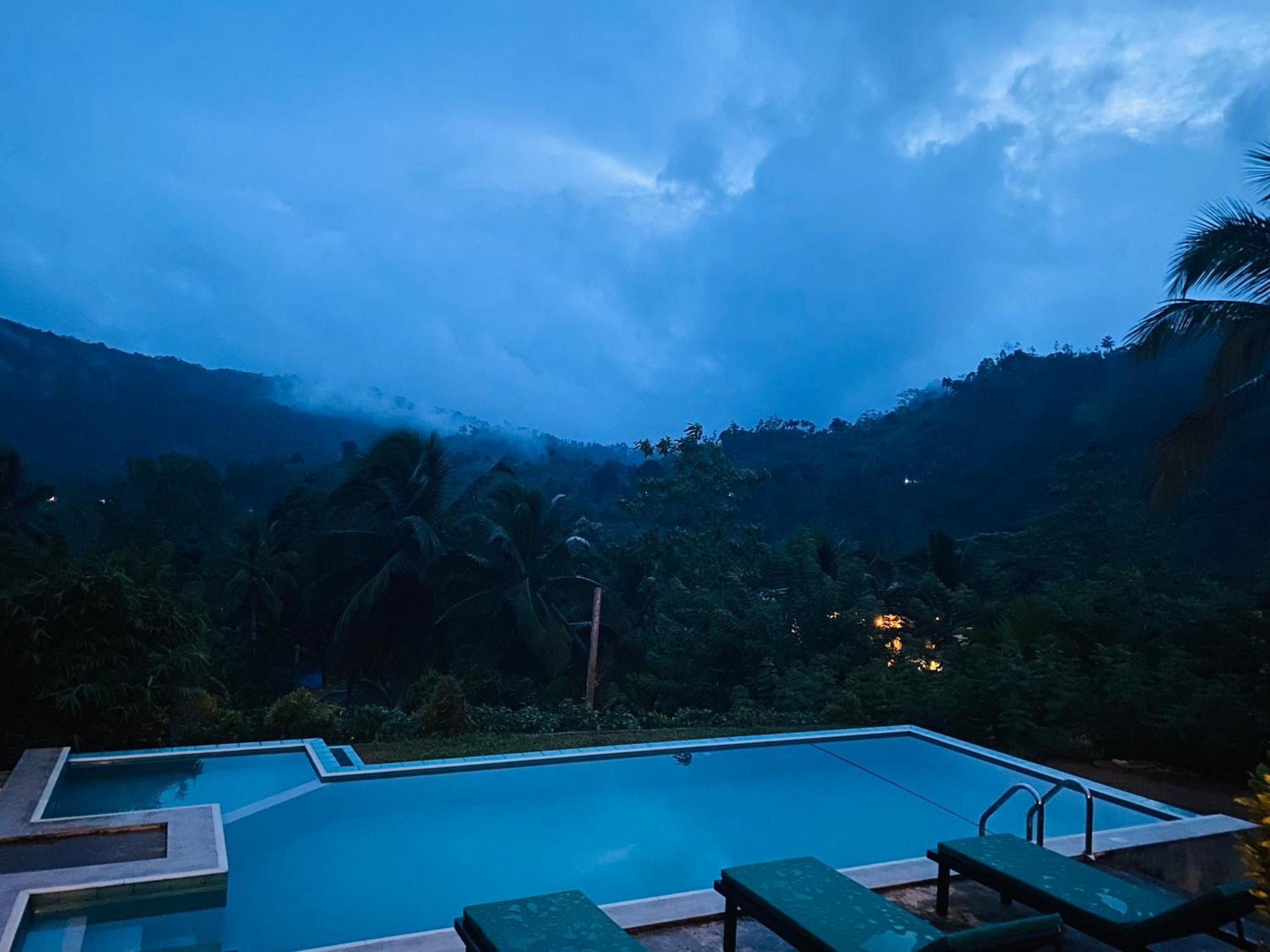 Rainforest Mount Lodge Деніяя Екстер'єр фото